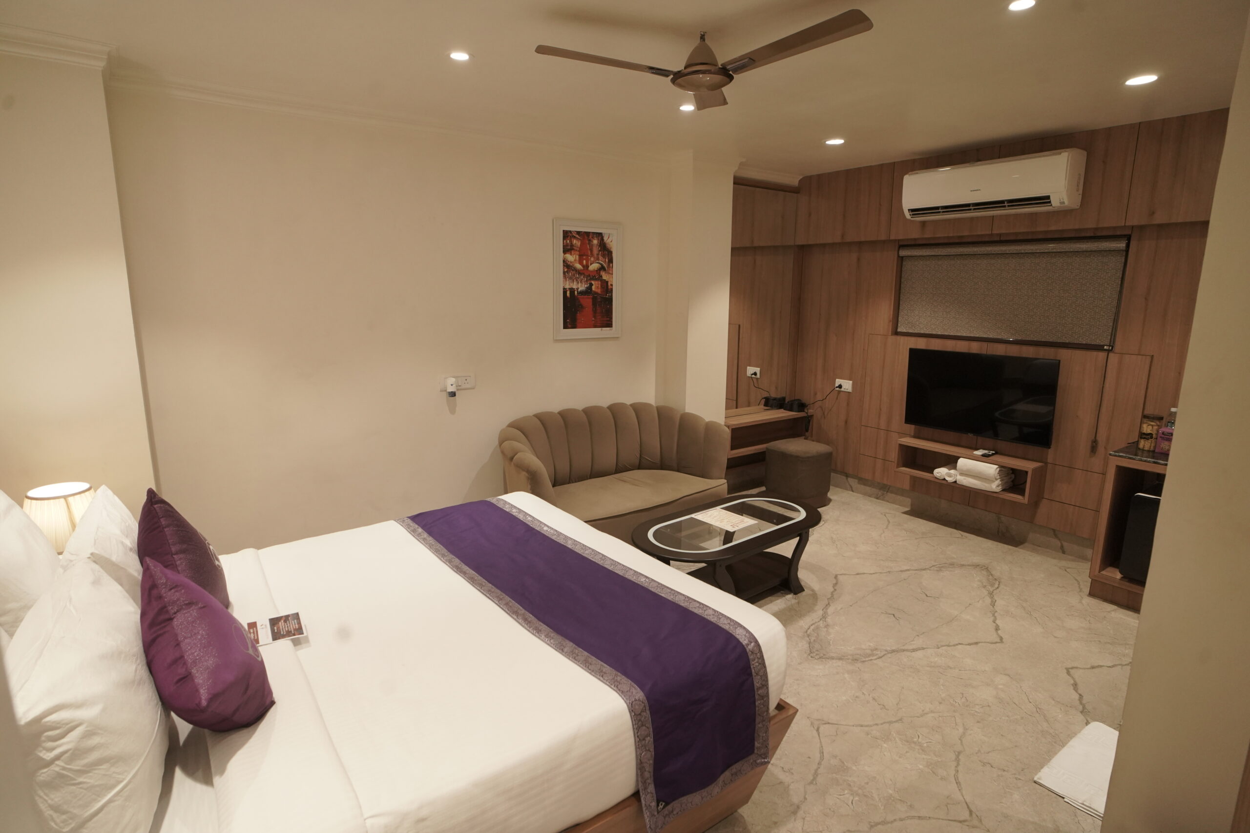 Room Full View Opposite